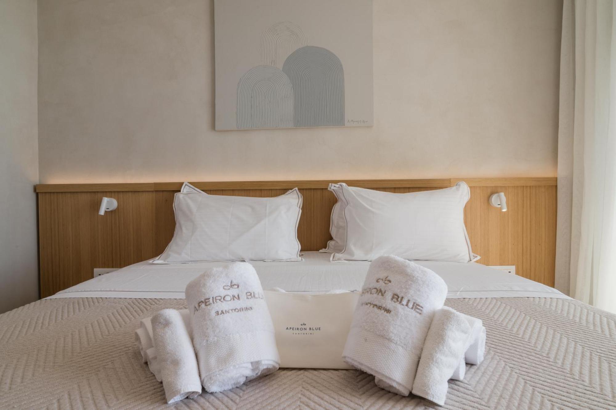 Apeiron Blue Santorini - Sustainable Adults Only 14 Plus Fira  Room photo